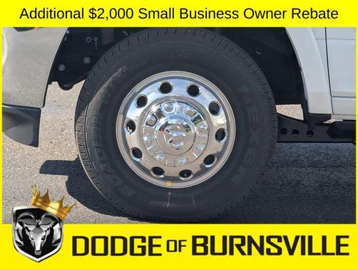Bright White Clearcoat 2026 RAM 3500 Limited Crew Cab 4x4 8' Box