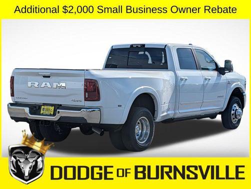 Bright White Clearcoat 2026 RAM 3500 Limited Crew Cab 4x4 8' Box