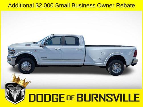 Bright White Clearcoat 2026 RAM 3500 Limited Crew Cab 4x4 8' Box