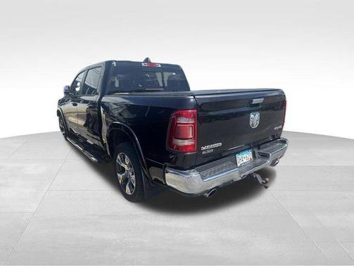 Diamond Black Crystal Pearlcoat 2019 RAM 1500 Laramie