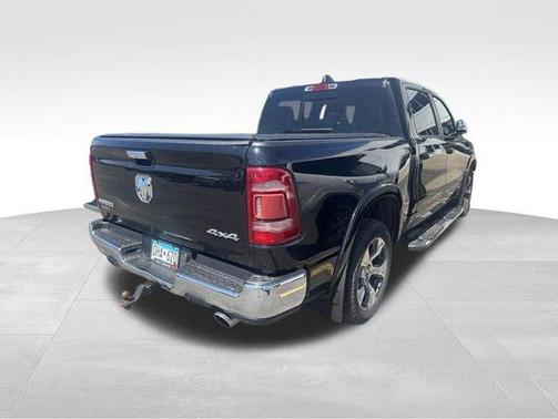 Diamond Black Crystal Pearlcoat 2019 RAM 1500 Laramie