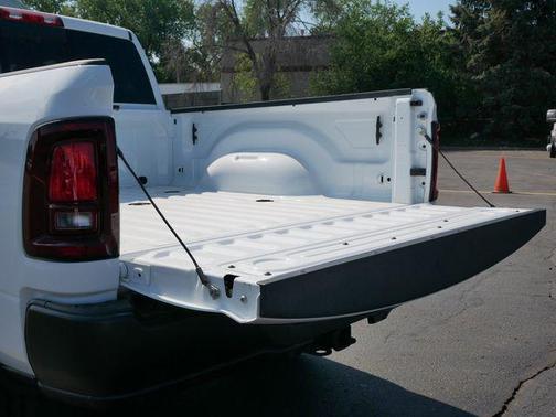 2025 RAM 2500 Tradesman Crew Cab 4x4 6'4' Box
