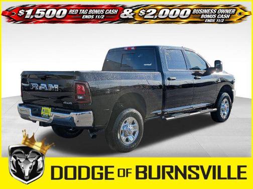 Diamond Black Crystal Pearlcoat 2026 RAM 2500 Tradesman Crew Cab 4x4 6'4' Box