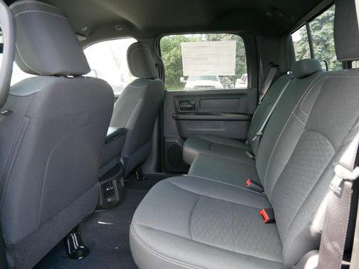 2025 RAM 2500 Tradesman Crew Cab 4x4 6'4' Box