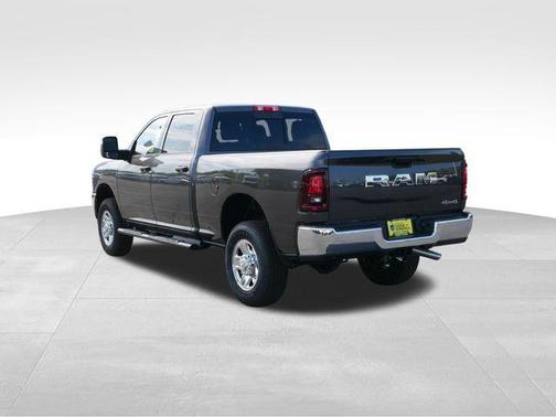 2025 RAM 2500 Tradesman Crew Cab 4x4 6'4' Box
