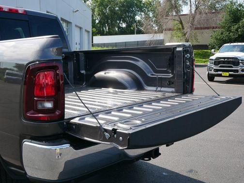2025 RAM 2500 Tradesman Crew Cab 4x4 6'4' Box