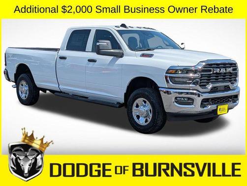 Bright White Clearcoat 2026 RAM 3500 Tradesman Crew Cab 4x4 8' Box
