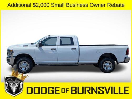Bright White Clearcoat 2026 RAM 3500 Tradesman Crew Cab 4x4 8' Box