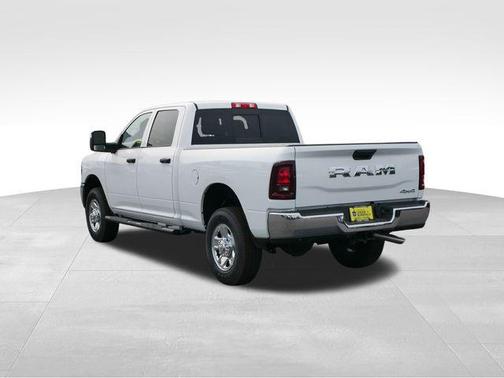 2025 RAM 3500 Tradesman Crew Cab 4x4 6'4' Box