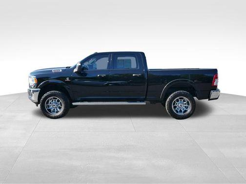 2024 RAM 2500 Tradesman Crew Cab 4x4 6'4' Box