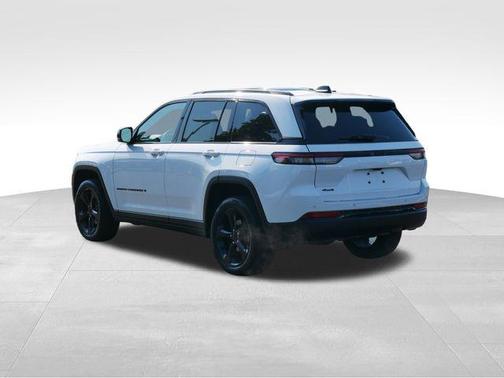 2022 Jeep Grand Cherokee Altitude