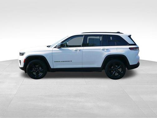 2022 Jeep Grand Cherokee Altitude