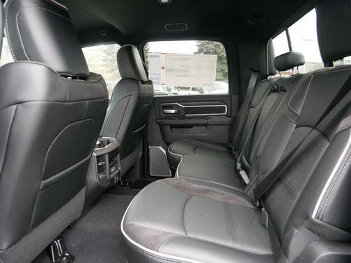2025 RAM 3500 Laramie Crew Cab 4x4 6'4' Box