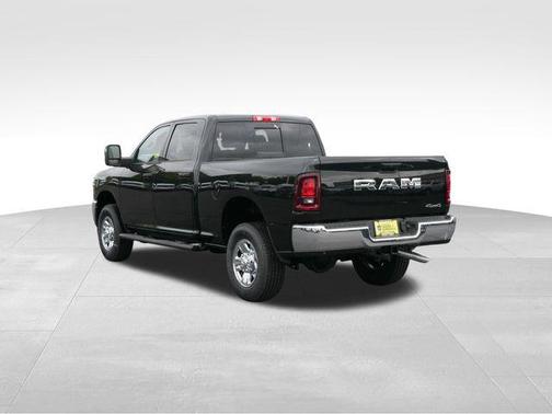 2025 RAM 3500 Tradesman Crew Cab 4x4 6'4' Box