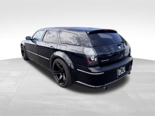 Brilliant Black Crystal Pearlcoat 2007 Dodge Magnum SRT8