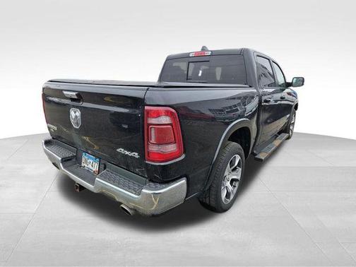 Diamond Black Crystal Pearlcoat 2019 RAM 1500 Laramie