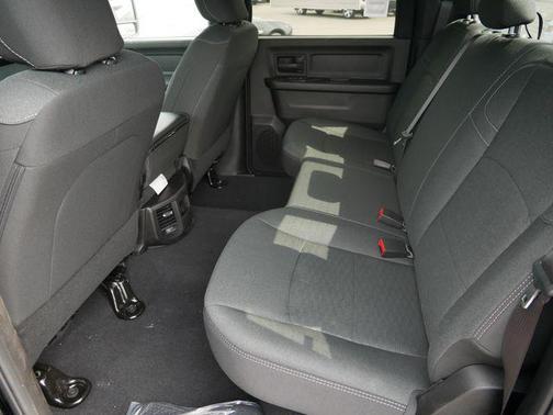 2025 RAM 2500 Tradesman Crew Cab 4x4 6'4' Box