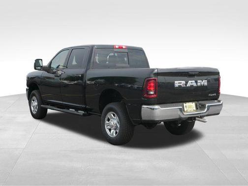 2025 RAM 2500 Tradesman Crew Cab 4x4 6'4' Box