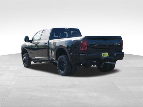 2025 RAM 3500 Laramie Crew Cab 4x4 8' Box