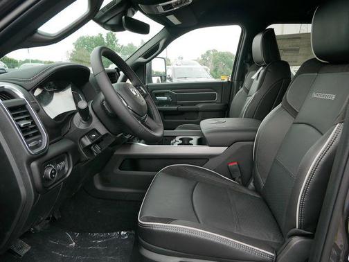 2025 RAM 2500 Laramie Crew Cab 4x4 6'4' Box