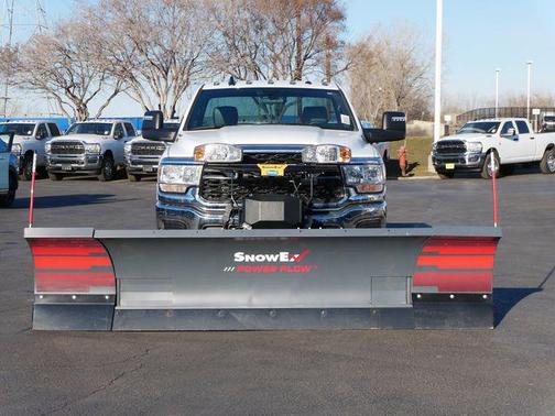 2024 RAM 3500 Tradesman Regular Cab 4x4 8' Box