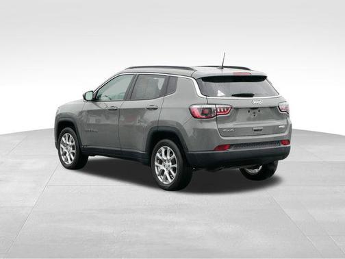 2024 Jeep Compass Latitude Lux