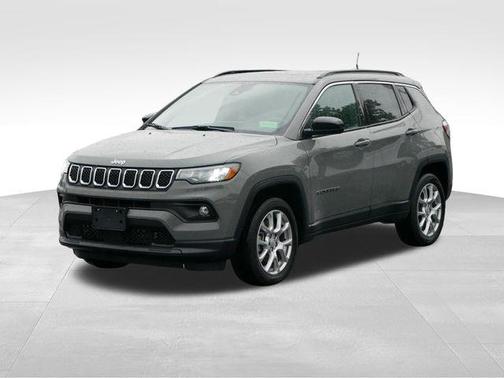 2024 Jeep Compass Latitude Lux
