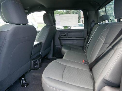 2025 RAM 2500 Tradesman Crew Cab 4x4 8' Box