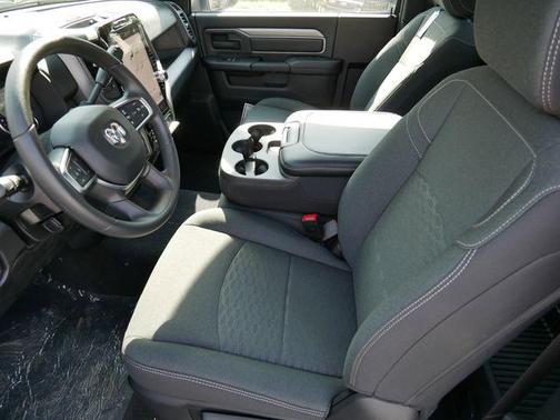 2025 RAM 2500 Tradesman Regular Cab 4x4 8' Box