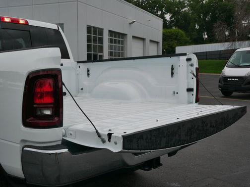 2025 RAM 3500 Tradesman Crew Cab 4x4 6'4' Box