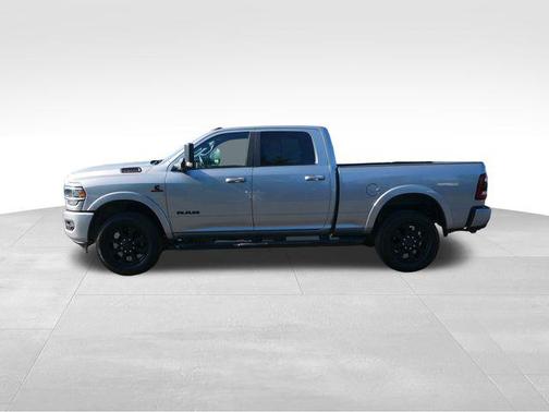 2022 RAM 2500 Laramie Crew Cab 4x4 6'4' Box