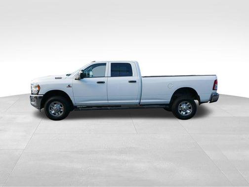 2024 RAM 3500 Tradesman Crew Cab 4x4 8' Box