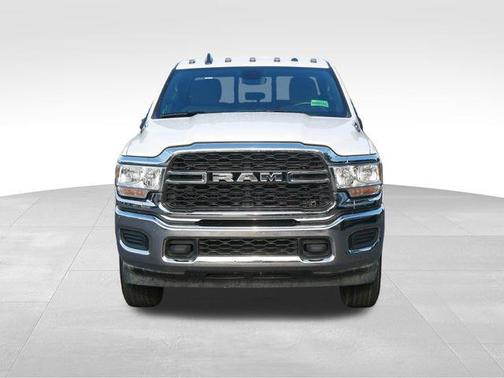 2024 RAM 3500 Tradesman Crew Cab 4x4 8' Box
