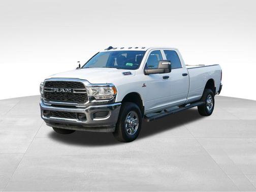 2024 RAM 3500 Tradesman Crew Cab 4x4 8' Box
