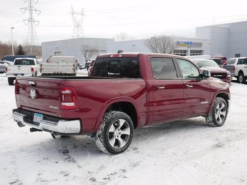 Photo 5 of 32 of 2020 RAM 1500 Laramie