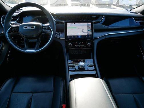 2022 Jeep Grand Cherokee 4xe Overland