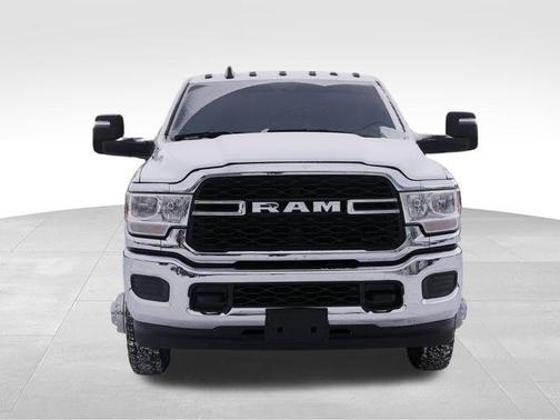 2024 RAM 3500 Tradesman Regular Cab 4x4 8' Box