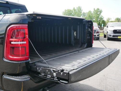 2025 RAM 1500 ST