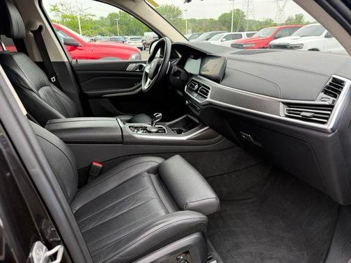 Dark Graphite Metallic 2022 BMW X7 xDrive40i