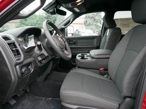 2025 RAM 3500 Tradesman Crew Cab 4x4 6'4' Box