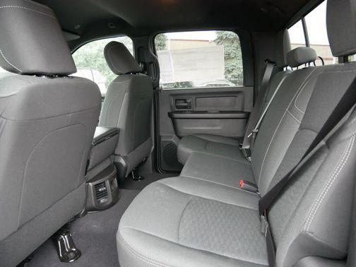 2025 RAM 3500 Tradesman Crew Cab 4x4 6'4' Box