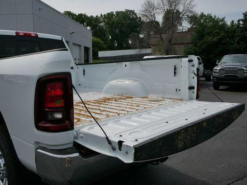 2025 RAM 2500 Tradesman Crew Cab 4x4 8' Box