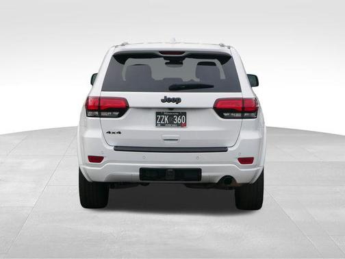 2022 Jeep Grand Cherokee Laredo