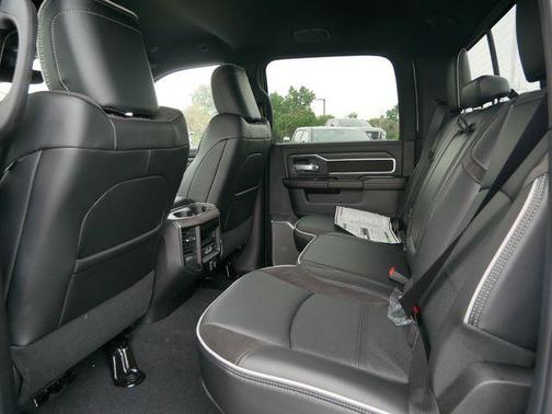 2025 RAM 2500 Laramie Crew Cab 4x4 6'4' Box