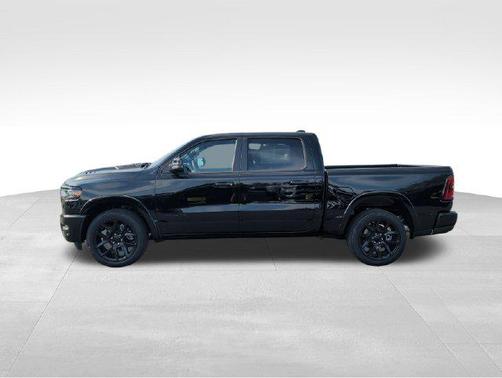 Diamond Black Crystal Pearlcoat 2027 RAM 1500 Laramie