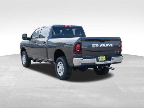 2025 RAM 3500 Tradesman Crew Cab 4x4 6'4' Box