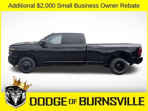 Diamond Black Crystal Pearlcoat 2026 RAM 3500 Laramie Crew Cab 4x4 8' Box
