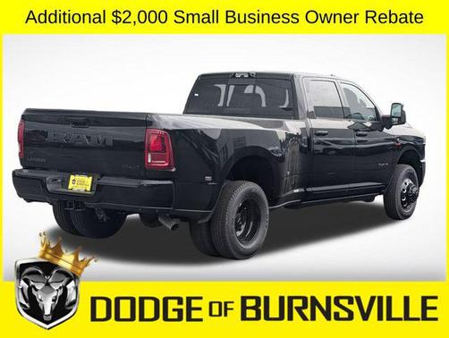 Diamond Black Crystal Pearlcoat 2026 RAM 3500 Laramie Crew Cab 4x4 8' Box