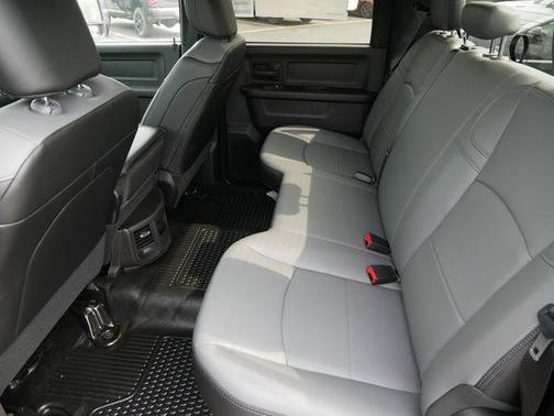 2025 RAM 3500 Tradesman Crew Cab 4x4 8' Box