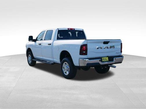 2025 RAM 3500 Tradesman Crew Cab 4x4 6'4' Box